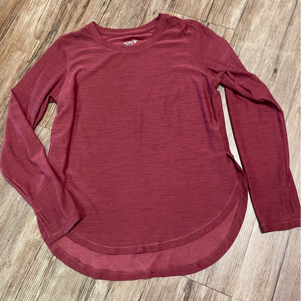 Old Navy Women's Long Sleeve Top in Burgundy